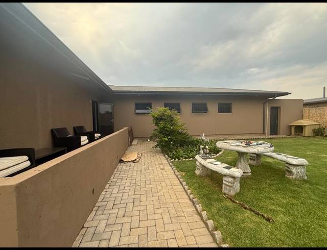 3 BEDROOM HOUSE FOR SALE IN VANDERBIJLPARK SW 1